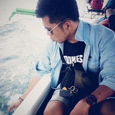 Lelaki apa adanya romantis dalam bentuk berbeda *Whatever we say, whatever we do, people will alwlays find something to say.