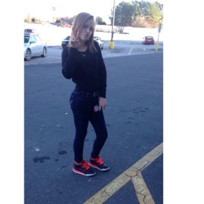 taylorleiiighan's profile picture. your boyfriend follows me