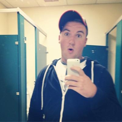 Pattyomoonigan's profile picture. DANG! what's up with all these books?!