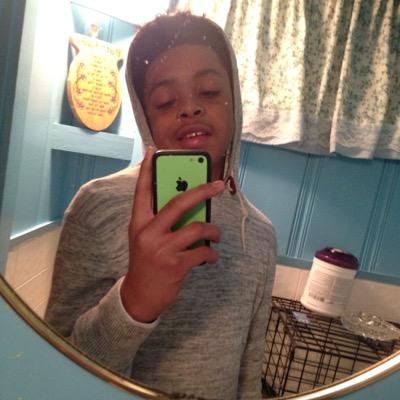 fmoig: french.___ ✊
