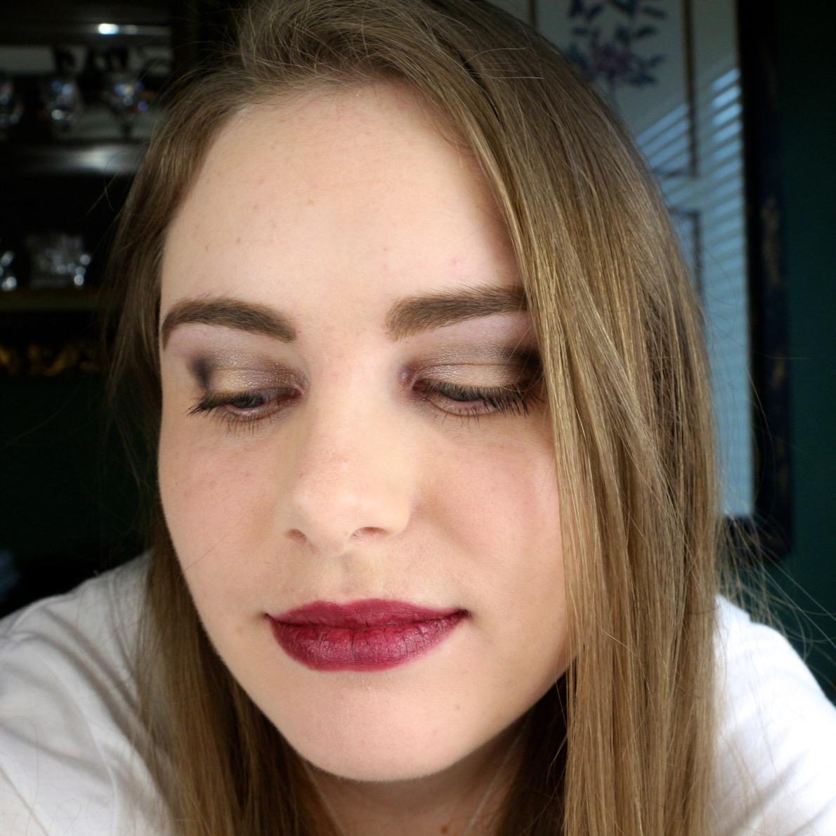 Subscription box reviews, beauty product reviews, mystery box spoilers, and food blog posts.