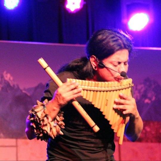 Willian is from the Kichwa nation of the Imbaya community in Ecuador. Together with Julio Barazorda, Tribu is formed. They perform at events all around Canada.