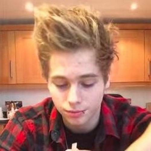 larry es real, tu no // vi en vivo a 5sos y estuve a 15 cms de michael gordon // que haces aquí si no eres luke hemmings o niall horan