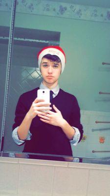 4stringdrop's profile picture. I like long walks on the beach and heavy medal moshpits. #LB