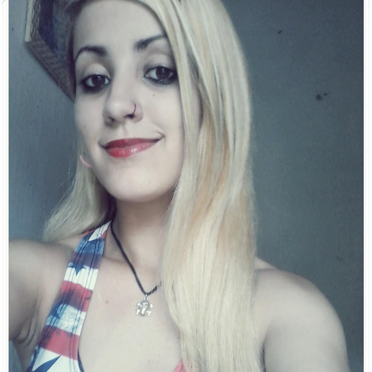 Viver é a coisa mais rara do mundo, a maioria das pessoas apenas existe.