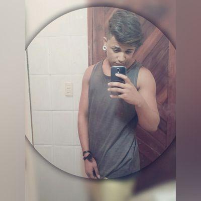Instagram: @itsaleehsilva      Snapchat: @aleehsilva7