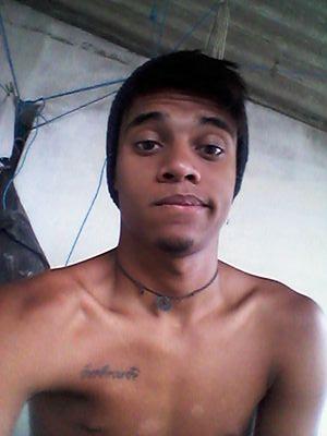 Viver e ser livre , saber dar valor para as coisas mais simples e Sò o amor constroi pontes indestrutiveis!