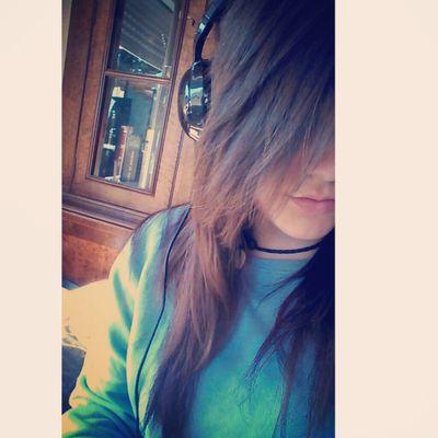 LolaPadilla99's profile picture. 17.Saratoga, Héroes del Silencio, Blink 182, Fall Out Boy , Falling In Reverse... 
Gamer y futura guitarrista. Kickboxing.. Sueña tu vida, vive tu sueño.