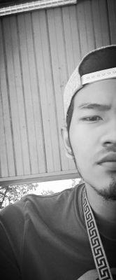 Jadilah diri sendiri dan bukan berpura-pura untuk menjadi orang lain dan ingatlah , yang berlalu takkan berulang .