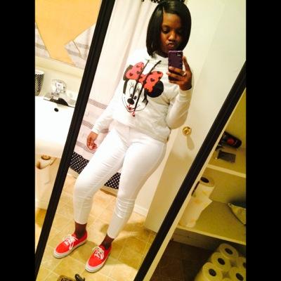 Y.O.L.O , So Ima Live , Love & Laugh Whilee I Can ((: Follow Me Causee I Knoee Wea I'm Goingg ! BTW Follow My Bestiee @_LoveAintForMe_