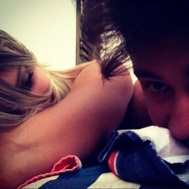 ``Quando o SENHOR DEUS te dá a pessoa certa, é pra sempre. ´´ ♡