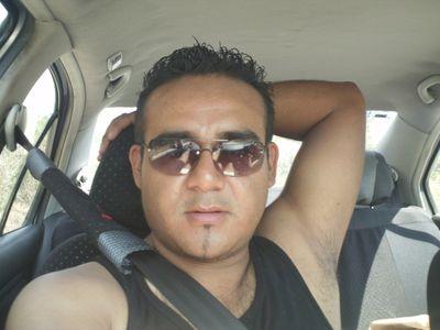 feresvel's profile picture. un excelente ser humano lleno de defectos, virtudes pero con lo mas valioso del mundo el saber escucharte para poder decirte amigo