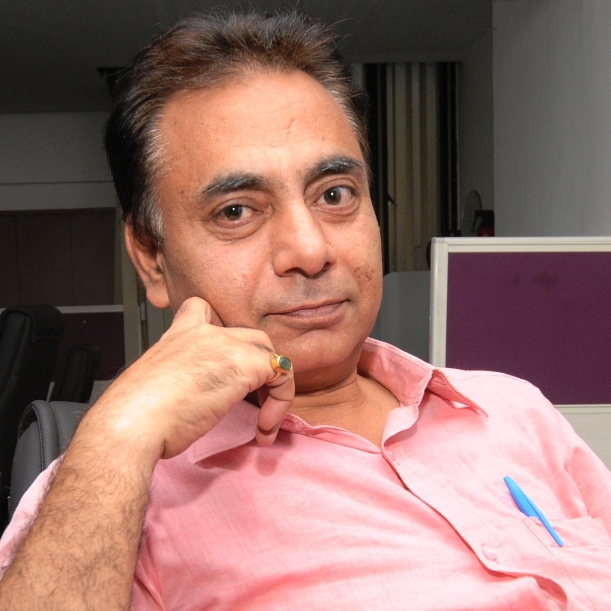Principal Correspondent
 Rashtriya Sahara & 
Director
 Udaan - The Center of Theatre Art & Child Development, M.9873570750