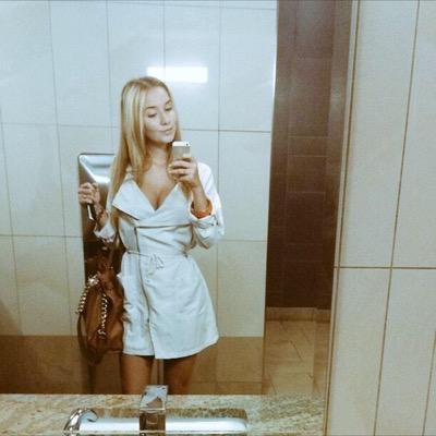 blondes do it better . 22 ✌️