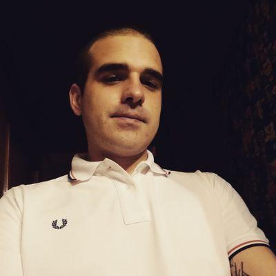 Desarrollador web, administrador de bases de datos SQL y NoSQL y apasionado por las nuevas tecnologías. Contacta conmigo en mi web: https://t.co/w8NkuK0n0G
