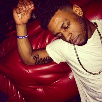 Poet / Rapper / Deep thinker. My artistic visions are sketches of poetic expressions. #2826 #THTF #SOKI..... the #AGELESS is coming soon