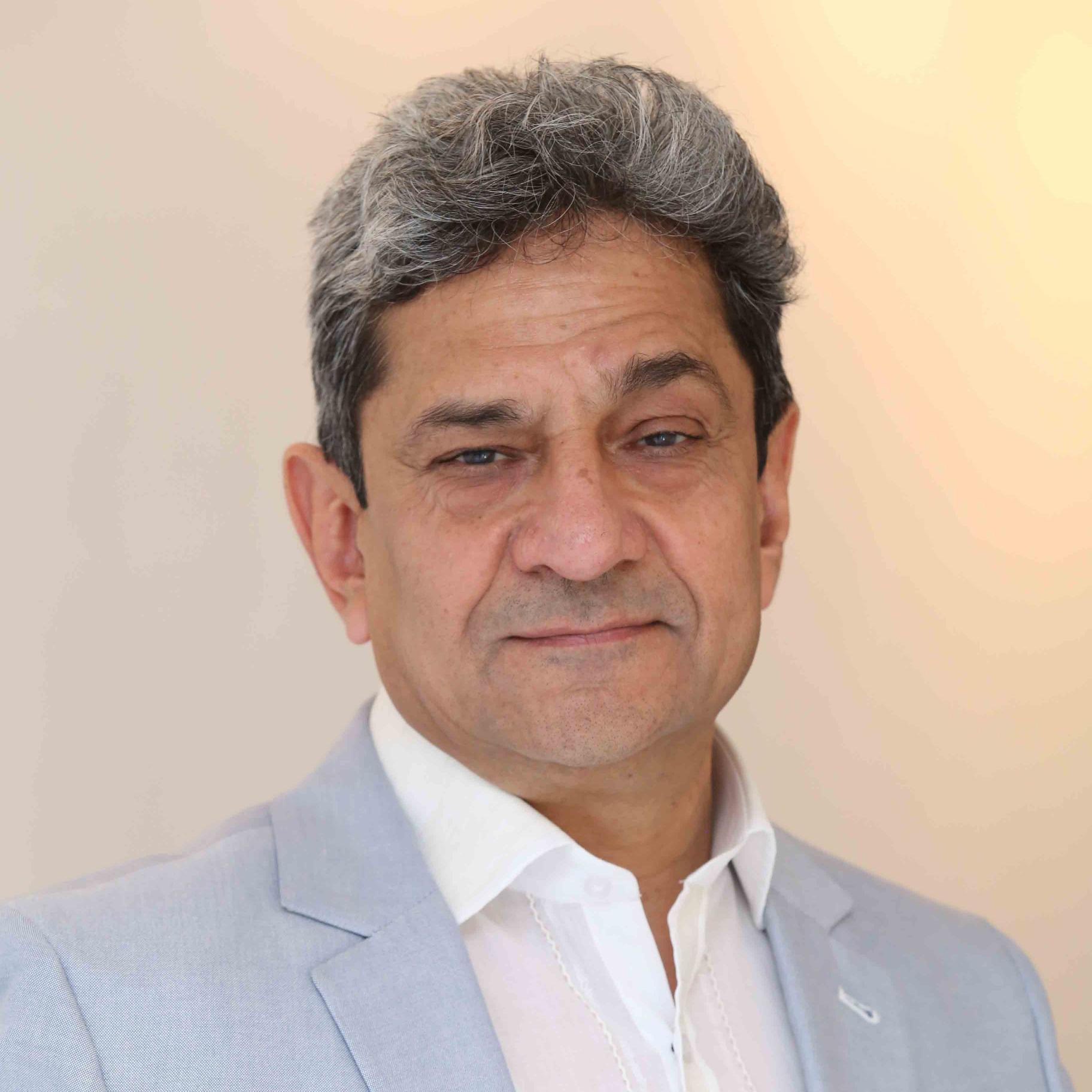 Collector of Heritage, Jewelry, Cars, Watches, Fine Art & Publications. Finance-Marketing Expert For Companies Like Godrej and DCM.