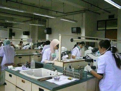 muslimah|dokter muda|KAMMI|motivator dan pengajar|milanisti|mahasiswi perantauan....|slalu ingt psn ayah bunda,jgn lupa muraja'ah & tmbah hafalan....