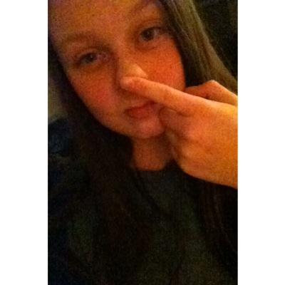 little account for anyone to follow
i like music & photography
ur hot