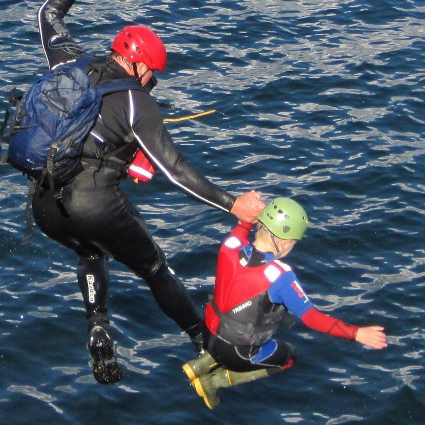 A former Nepal whitewater rafting safety kayaker, now delivering Outdoor Adventure fun and First Aid courses in Argyll  https://t.co/2iR7YW1Tve