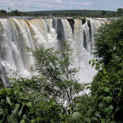 Discover Victoria Falls offers a wide variety of safari, accommodation and activity options in and around Victoria Falls - let us plan your perfect safari.