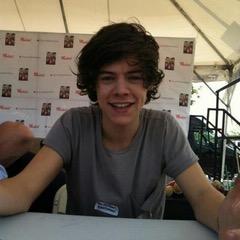 Free follow from @awkwardhes