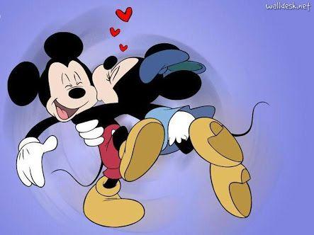 alessandrarmell's profile picture. Aprendi que não posso exigir o amor de ninguém...
Posso apenas dar boas razões para que gostem de mim...
E ter paciência para que a vida faça o resto...