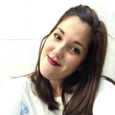 Estudiante, entregada en todo lo que hago, adoradora de tod@s los que me rodean. You Only Live Once