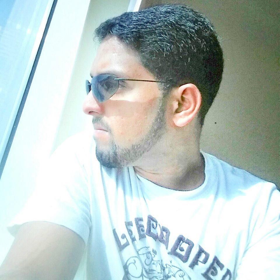 njoy each and every moments f ur lyf......