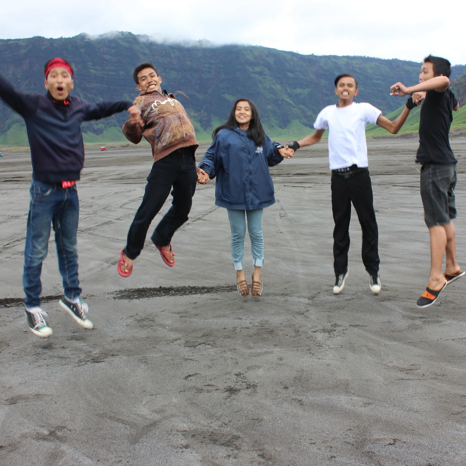 selamat pagi_siang_sore_malam GUYS dodit fans lovers :)