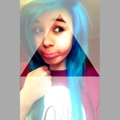 just a blue haird girl trying to put everything right and wondering how to even tumblr