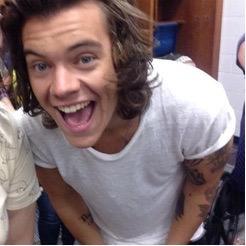 free follow from @unitedhes go follow her :) x