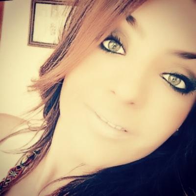 Yasminaa13's profile picture. Déjame que de tús mares la sangre  me beba , para que la vida eterna contigo la viva