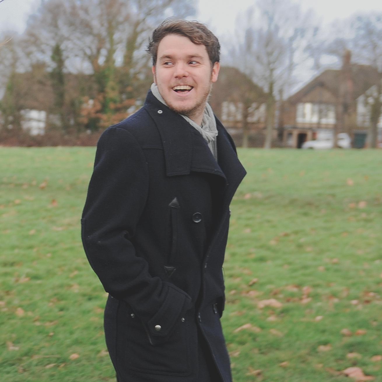 Senior social media manager. #Advertising alumni, #football fan, #film and #cinema lover. Lost without my #iPhone.