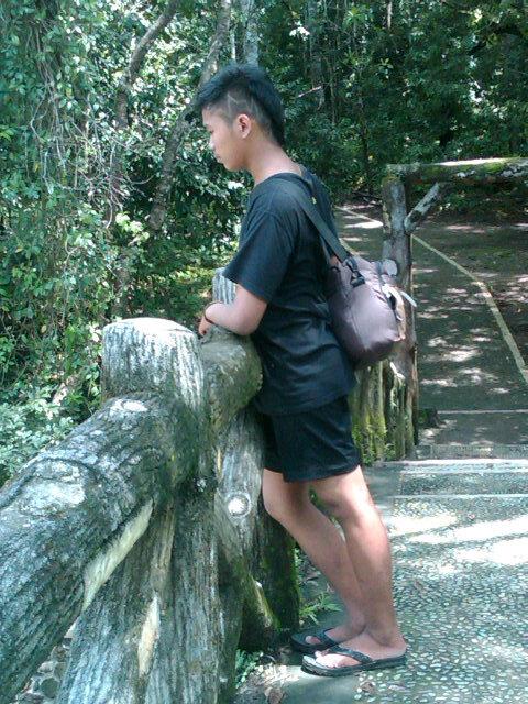 arifdarmawan461's profile picture. Aq bukaanlah orang romantis yg bisa membawakanmu bunga , apa daya aku hanya bisa bertingkah koplak untuk membuatmu Tertawa :')