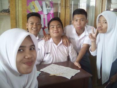 otaku life!jkt48 Animeindomember! YP SMA Sultan iskandar muda..Osis teammm !