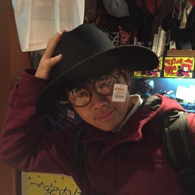 台灣人、動漫宅、重度腐女、同人新手、coser、家裡蹲。