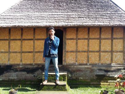 Pramanachaosh's profile picture. 