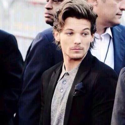 please go follow ☀️ @louehxmylove_ ☀️