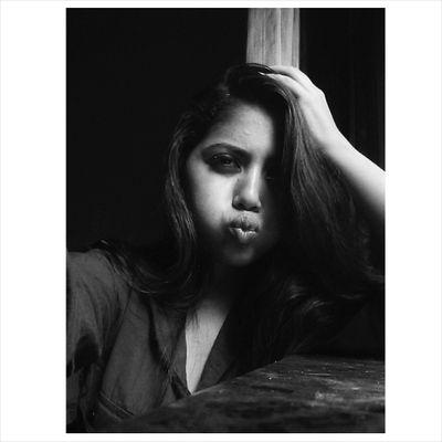 Intersectional Feminist|Existentialist   ..Mind Wanderer. Pro-level Awkwarder. Fueled by Sarcasm, Puns and Memes.  (I write about clothes and feelings.)