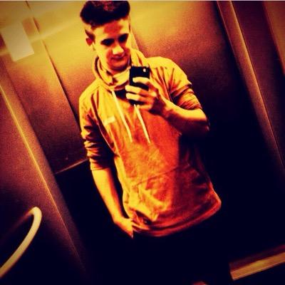 16 jahre 
Single
Tirol/reutte

Snapchat: lukas_kerle 
Facebook: lukas kerle