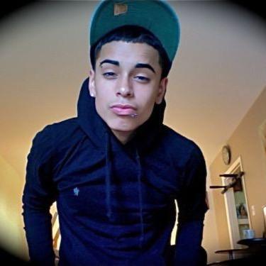 yourloveishere's profile picture. I just started help me out