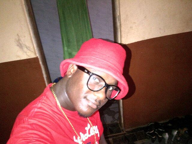 Simple in nature.....(easy goin young man) with ability to learn fast, i play 4 dey team i coach. kingsleyuneke@gmail.com