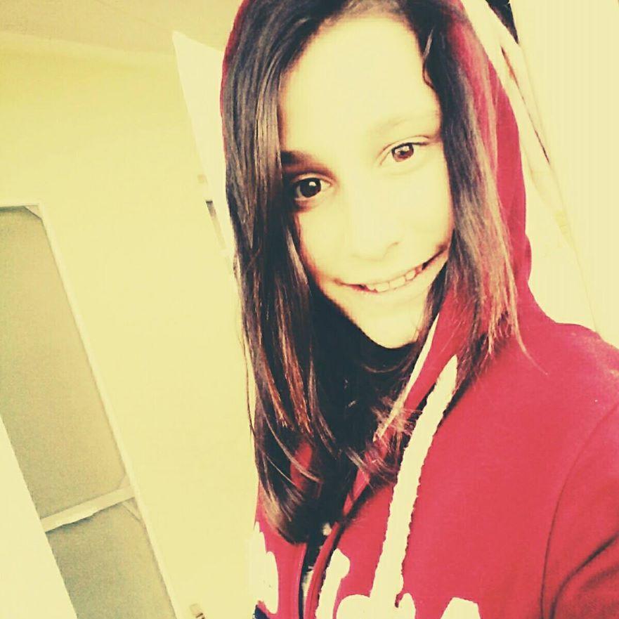 Müzik dinlemeyi severim , basketbol oynuyorum.Çiğköfteye bayılırım.Aysenur en best'im :* Facebook linkim https://t.co/31KGaRybCD