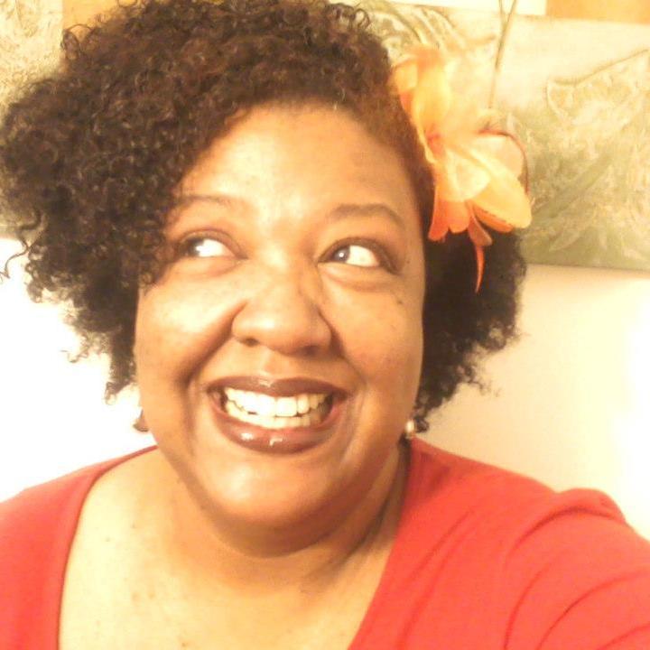 Vocalist, floetist, author, graphic designer, sassy chic, & walking creative explosion. So there.
http://t.co/f2DBGF291z
http://t.co/D4jeJTDzcD