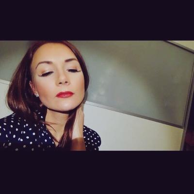26 y/o | youtuber | germany | married | make-up, lifestyle and fashion
