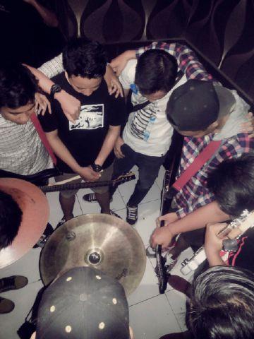 POP PUNK | We Are : @Tubyx @dianatha2 @YUNANTARA69 // More Info : @gegmega_  2617C426 / 085737637677 || https://t.co/e0FK3uJK3z