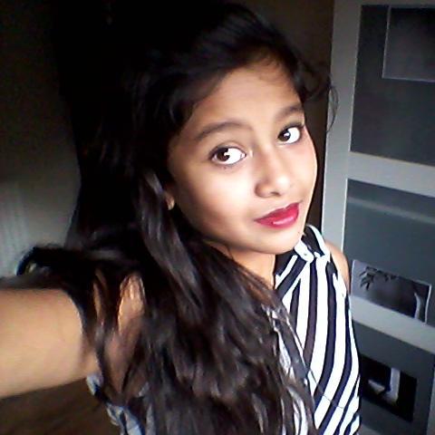 #YOLO people, my name is Simona, but my friends call me Samosa :D I go to Robert Clack And I'm in year 7 (y) I have Facebook and Instagram too :D Follow me! :D