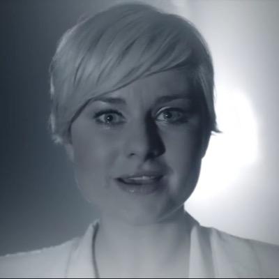 AlexaBergVL's profile picture. (Hier twittert nicht Henrike Fehrs ,hier ist sie: ———————---@HenrikeFehrs) ——————— -Inoffzieller Geist von Königsbrunn———————-- -keine Spoiler-Warnung!