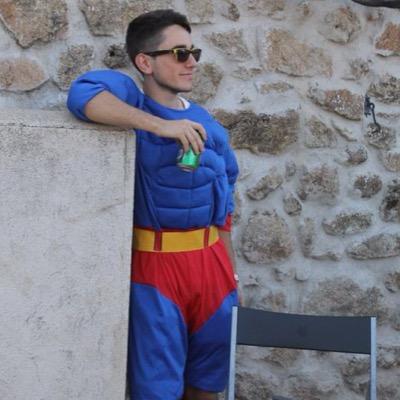 No me meto mucho por aquí, pero sí me puedo meter contigo. Gilipollas con ganas de seguir siéndolo y día a día demostrándolo.